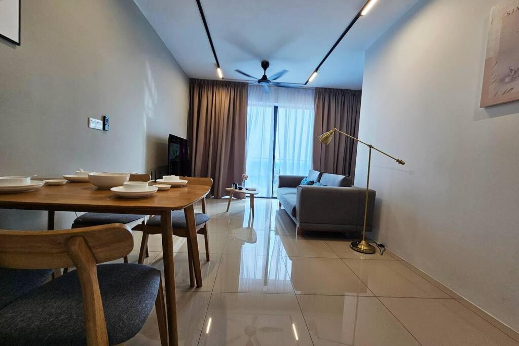 Trefoil Setia City 2Br Шах-Алам Экстерьер фото